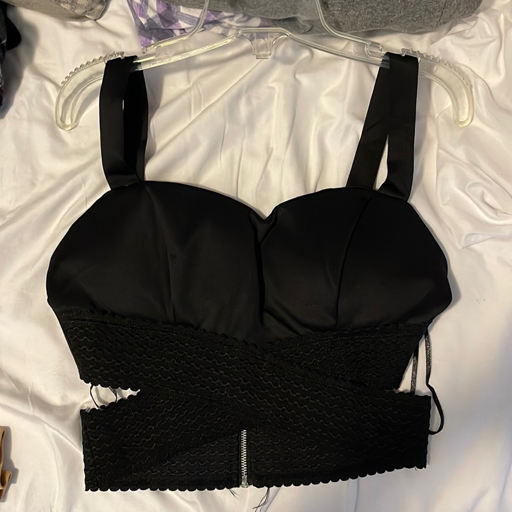 Cross stretch crop top